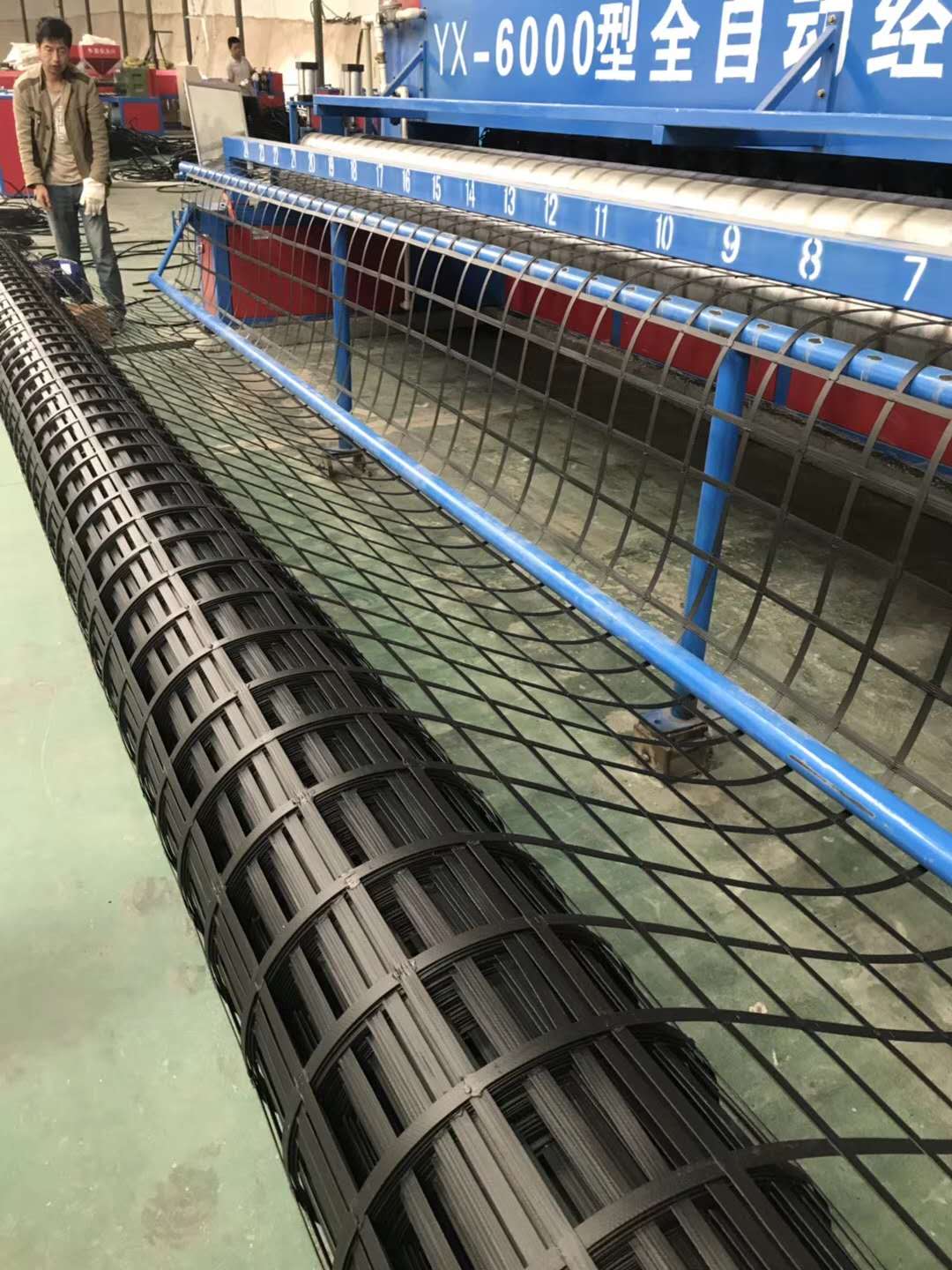 钢塑复合土工格栅的极限抗拉力-度小视